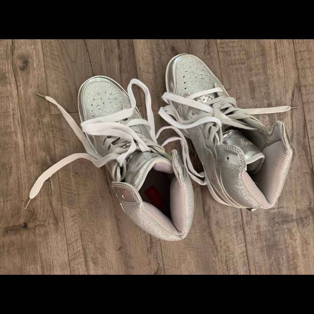 Sneakers silver new